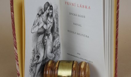 První láska.